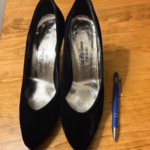 Saks Fifth Avenue Black Velvet Heels